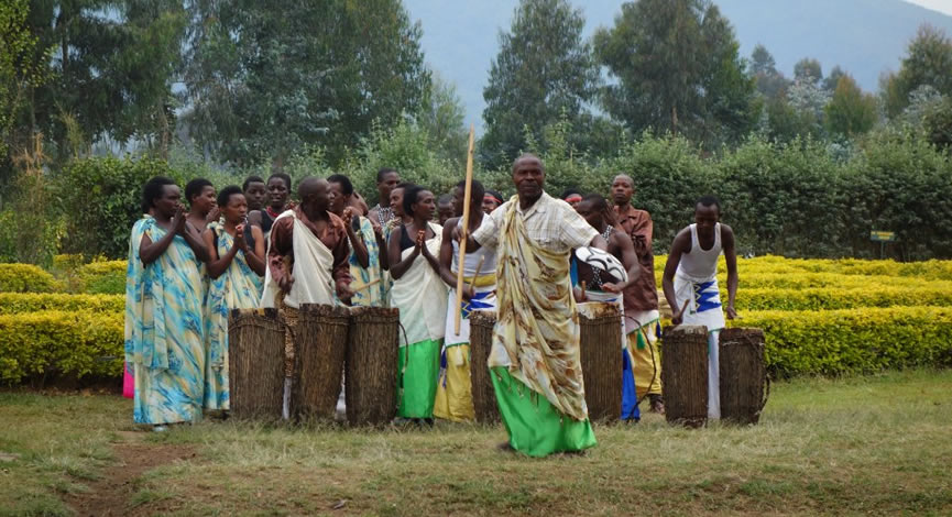 rwanda-community-entertaining